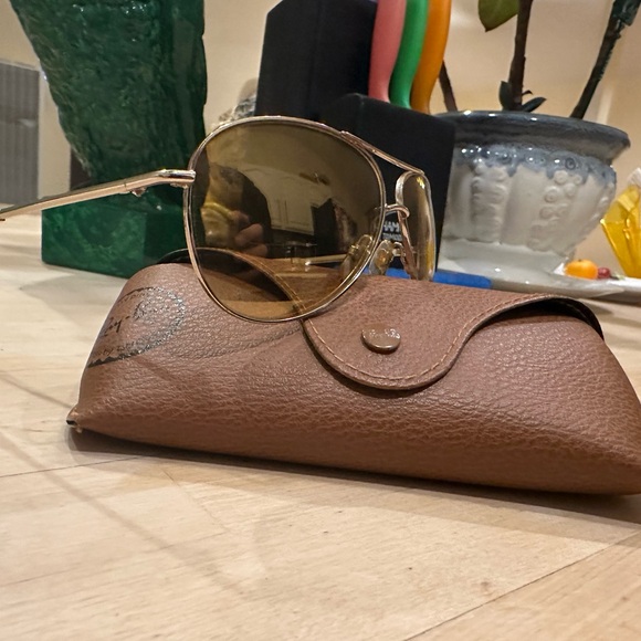 Michael Kors Gold Sunglasses with Brown Case - Picture 3 of 9